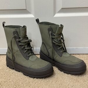 NWT The UGG The Lug Moss Green Boots Women’s Sz 8.5